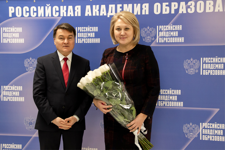 Председатель Комитета Совета Федерации по науке, образованию и культуре Лилия Салаватовна Гумерова посетила Центр междисциплинарных исследований РАО